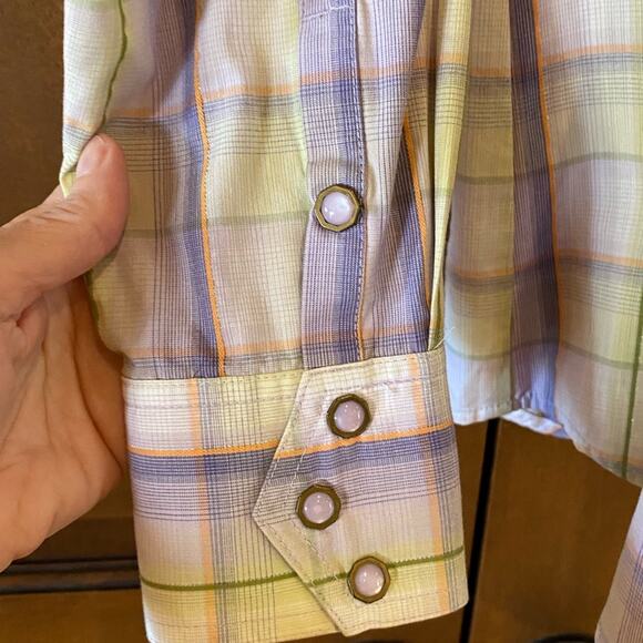 Ariat Women's Large Western Style Pearl Snap Button Up Shirt - Picture 3 of 9